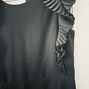 Black Mini Flutter Sleeve